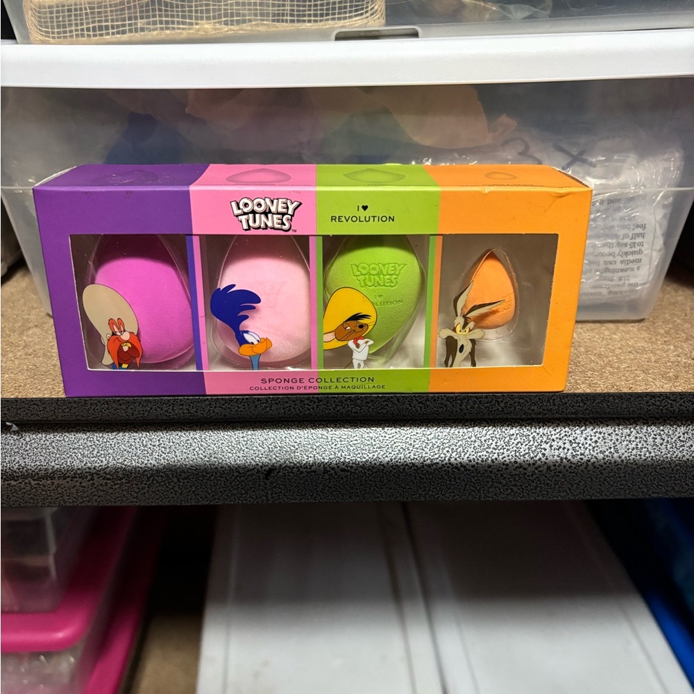 Looney Tunes Sponge Collection
